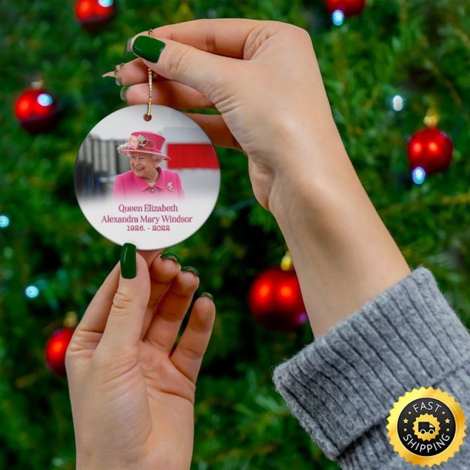 Queen Elizabeth II The Queen's Platinum Jubilee Xmas Queen Elizabeth Ornament
